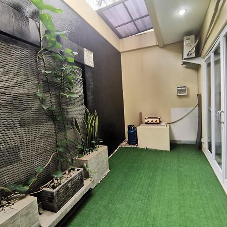 Platinum Setramurni Guest House Bandung 3Br Экстерьер фото