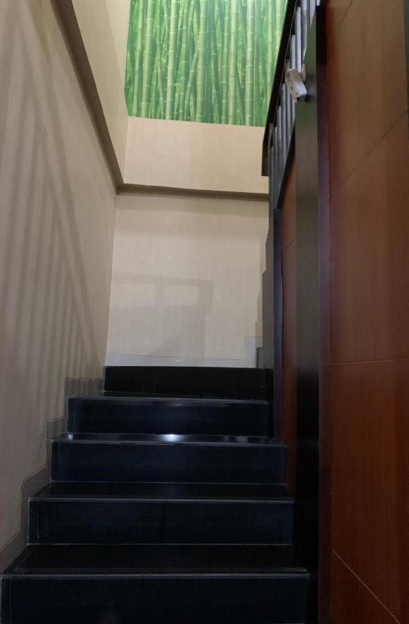 Platinum Setramurni Guest House Bandung 3Br Экстерьер фото