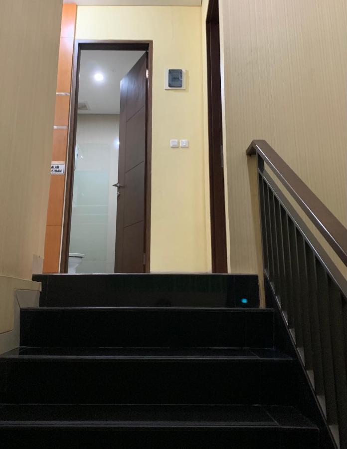Platinum Setramurni Guest House Bandung 3Br Экстерьер фото