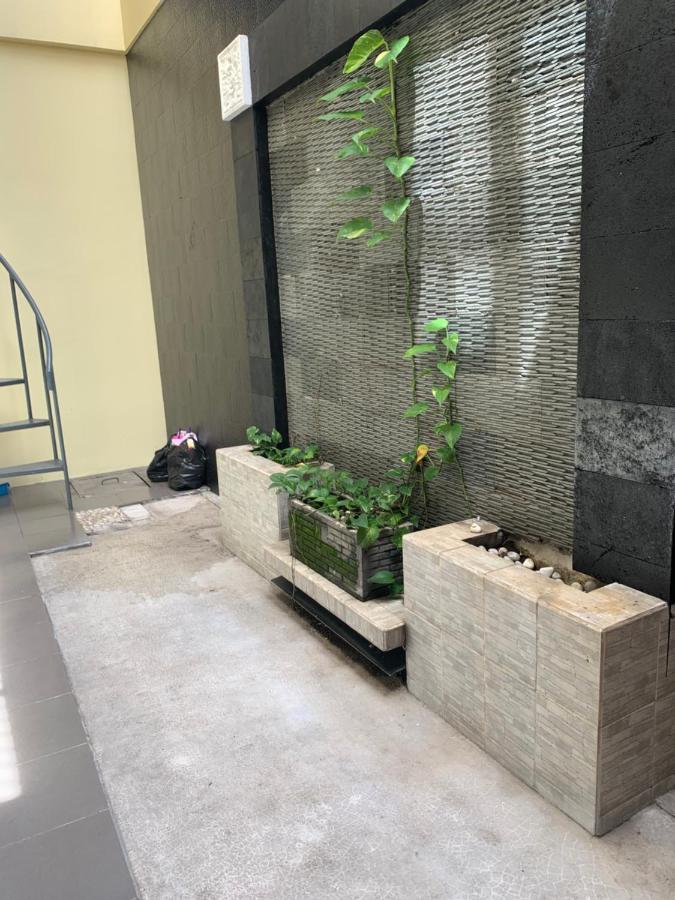 Platinum Setramurni Guest House Bandung 3Br Экстерьер фото