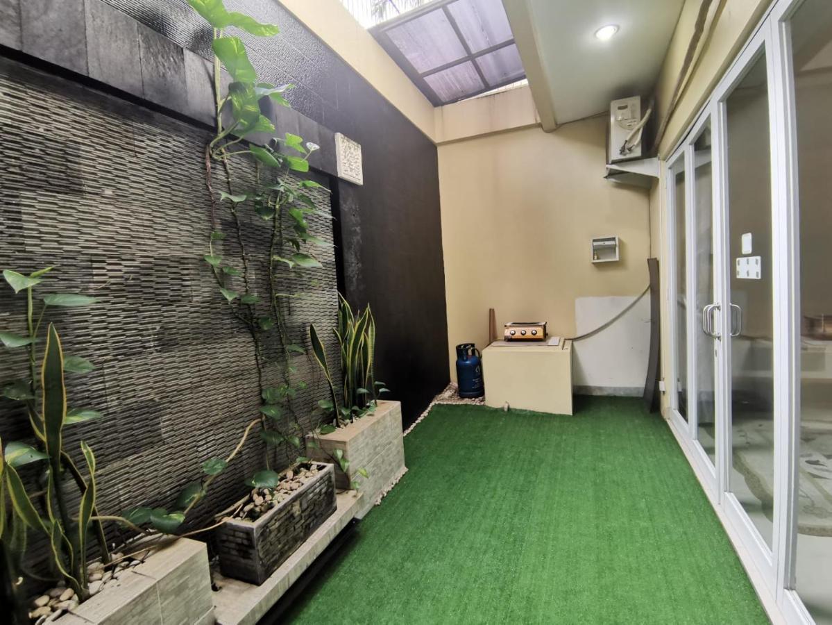 Platinum Setramurni Guest House Bandung 3Br Экстерьер фото